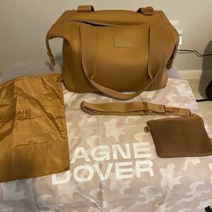 Dagne Dover Landon Caryall - Camel